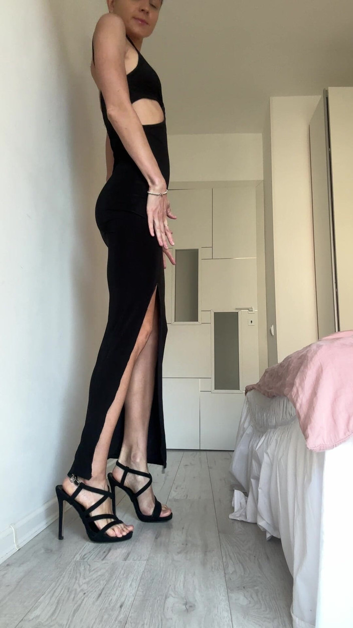 Gina Gerson: Danse maison solo et jeu de chatte