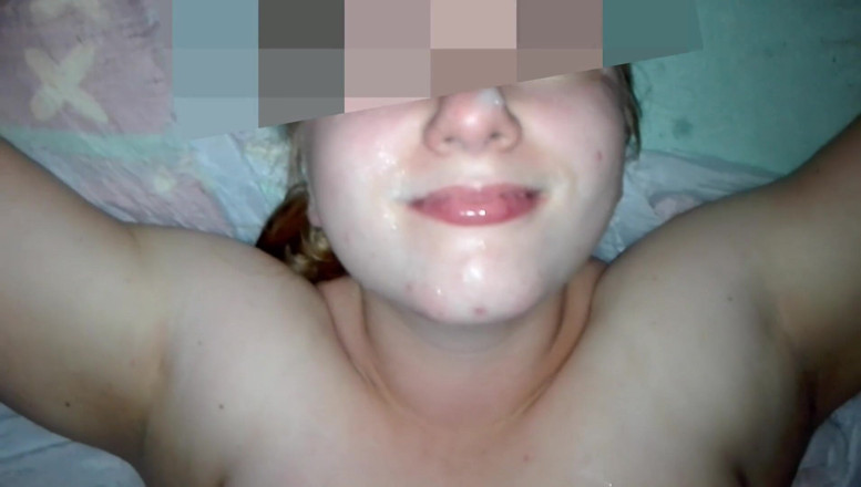 Sekretny666: Porra no rosto quando ela sorri