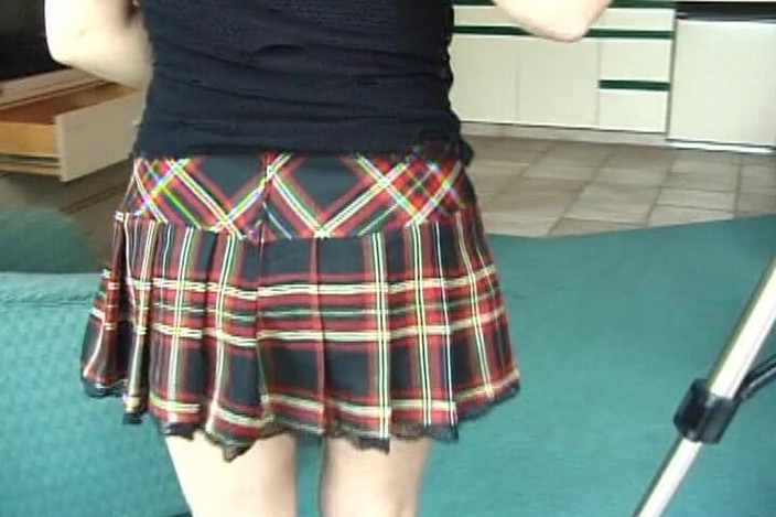 NM fetish femdom videos by Princess Nikki Cruel: Dělá všechno, co jí její pán řekne