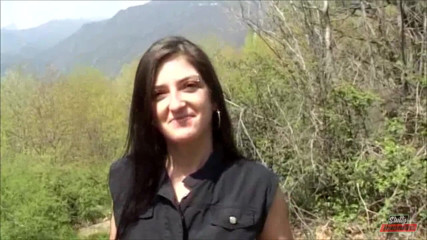 Vere Casalinghe Italia.: Morena stripper chupa seu pau dentro e ao ar livre