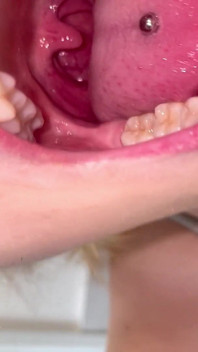 แอบดูปาก – แอบดูลึกเข้าไปในปากฉัน