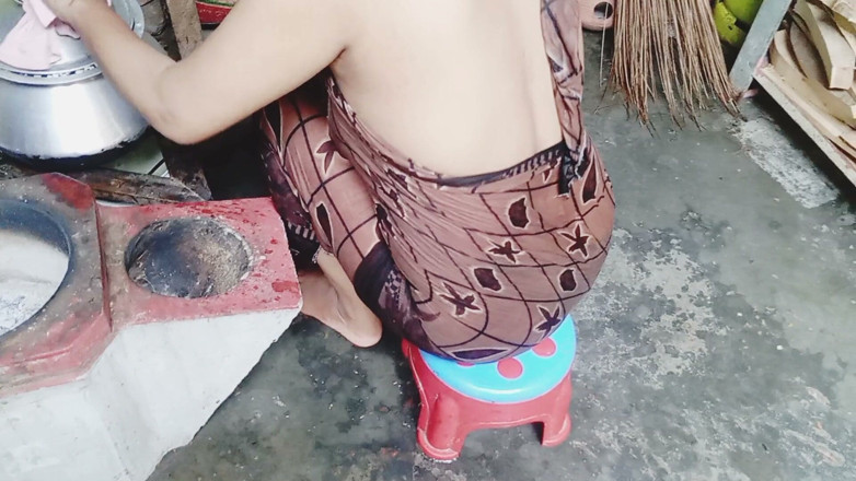 CoupleWorld: Desi Bhabhi Bathing Video Viral 2026