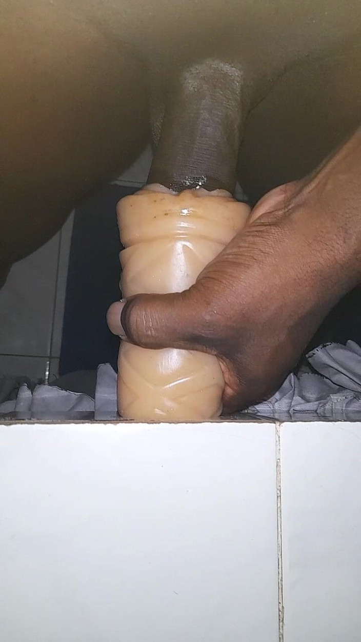 Black guy: S8 E10 को मरोड़ना