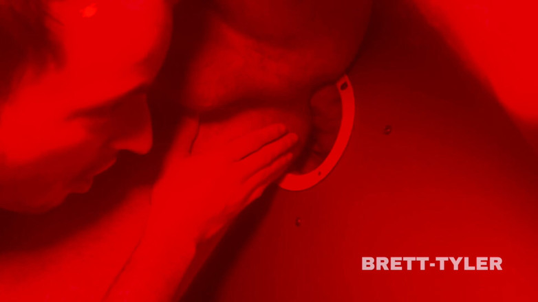 Brett Tyler: Kijkgaten in de kluis homosekssauna in Londen