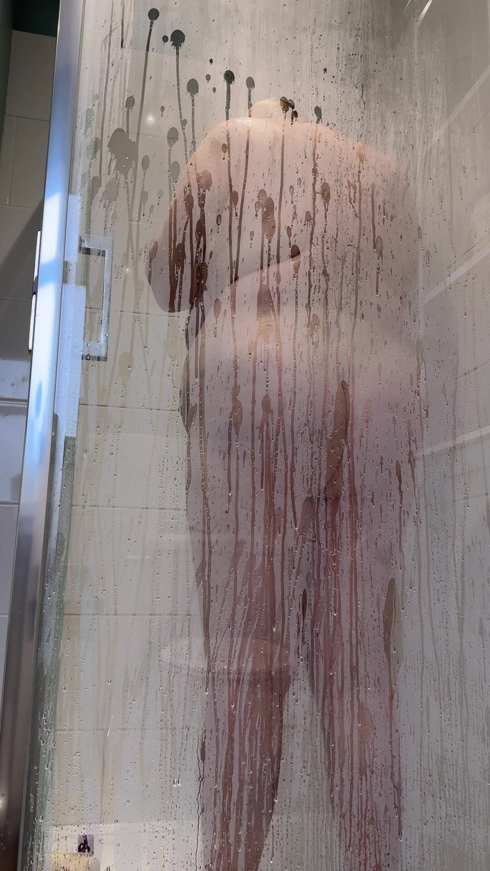 catherinecan69: Doe mee onder de douche. Naakte en zeepachtige mmmm