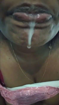 Malayali lady dưa chuột trong puzzy