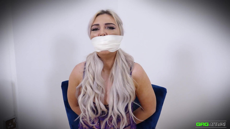Gag Attack: Roxee - băng microfoam bịt miệng