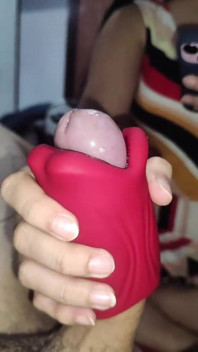 POV - Penis mare și o masturbare sexy de brunetă de la Sweet Tooth