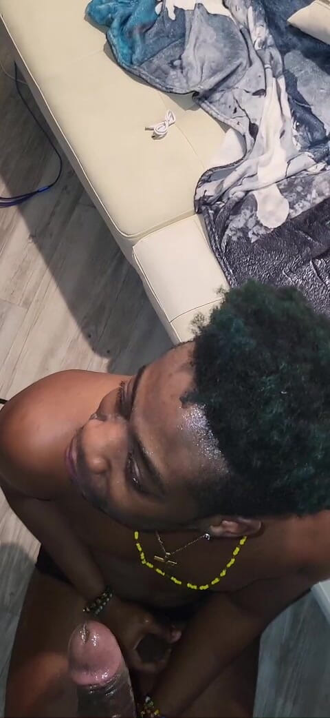 Wondahead21: Sadece hayranlar için gırtlağına kadar mesaj - wondahead21