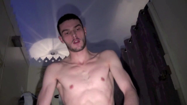 YOUNG FRENCH DUDES FUCKERS: Etero con maschera scopata duro da John Despe