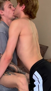 Amico Che Lecca Il Culo Twink Liscio Sesso Sessuale Reciproco Lo Scopa Con Un Cazzo Grande