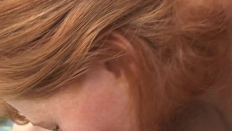 Real Home Made: Une grosse rousse se fait baiser et filmer