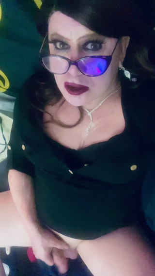 Krissy Sweets: Krissy Sweets mângâindu-și pula