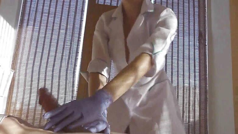 Angel The Dreamgirl: Pielęgniarka bada penisa