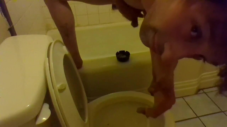 LilTaste: Pissing in the Toilet While Standing on the Bathtub