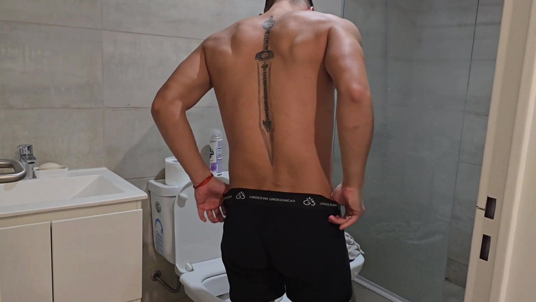 LoverDevilx: Pedi ao meu amigo uma gozada facial e ele me...