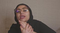 Sucking My Feet and Anal Dildo Mia Niqab