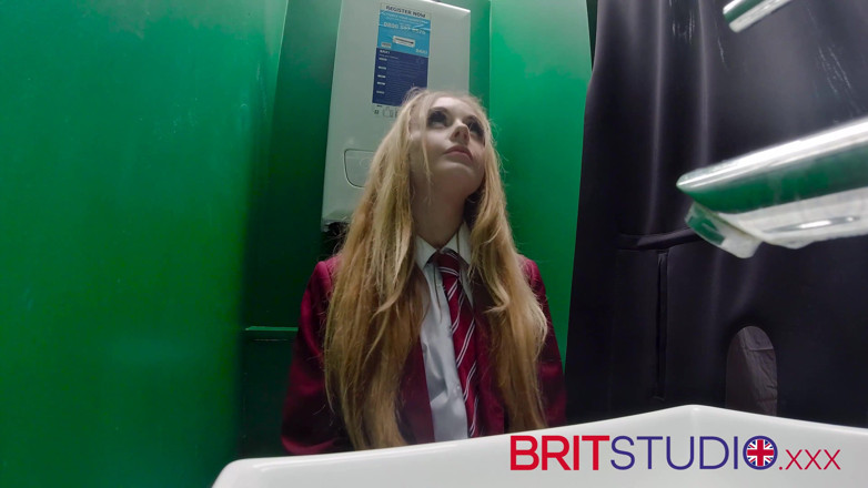 Brit Studio: Gloryhole: 18 year old college girl sucks cock