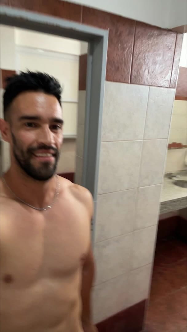 Paul Williams: Nackt durch die Umkleideräume des Fitnessstudios laufen