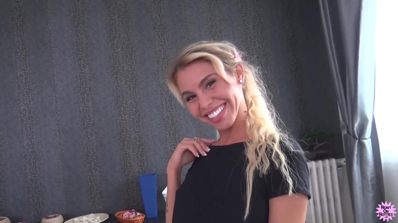 Heavy on Hotties: Sıska sarışın balerin sevimli şişman tarafından mahvediliyor