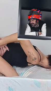 Motorradkurier entdeckt paar beim sex mit offenem fenster!