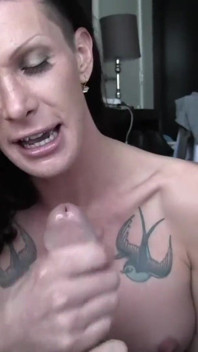 Superstar TS Morgan Bailey blows a guy while on cam