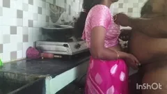 Tamil mutfakta oturma sikişi