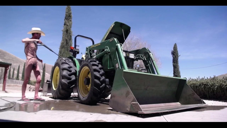 Joe Iandola: Tractor Chaturbate Show