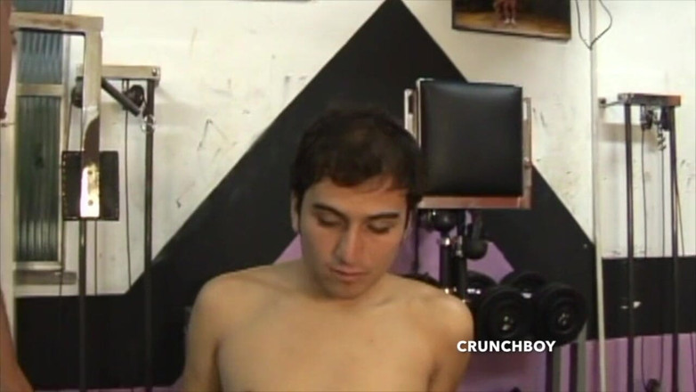 Latino Fucker: Мускулистий латиноамериканський прямий трах у спортивній кімнаті