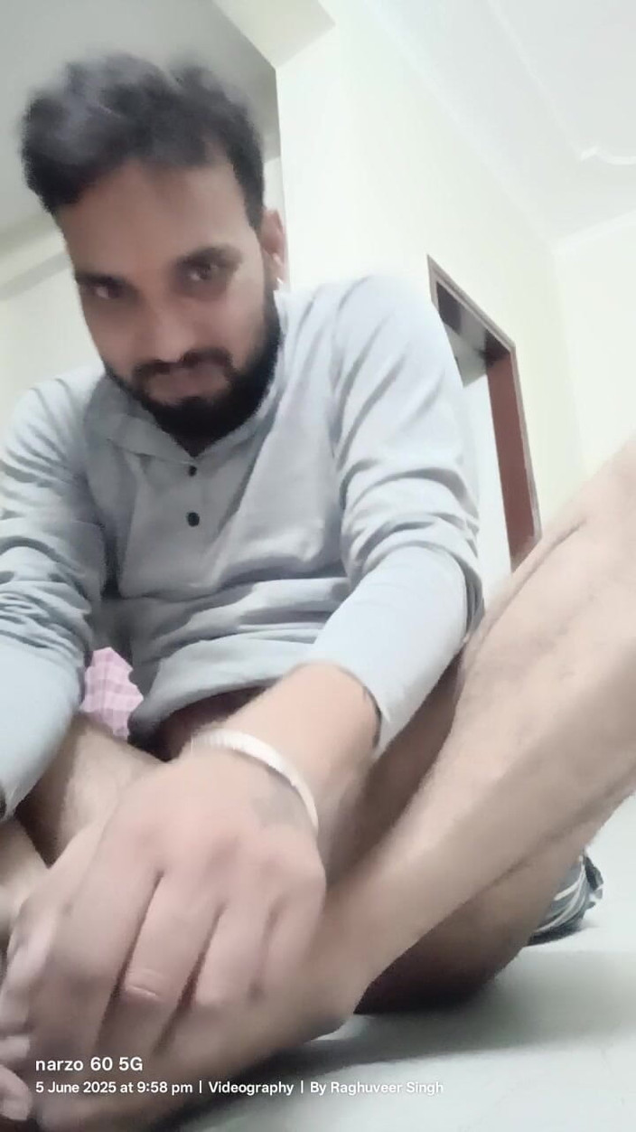 Rajasthani-old-lover: Masturbasi di lantai