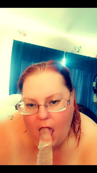 I love gaging on dick.