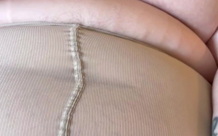 Luxuruios bbws: Pantyhose Teasing and Tit Sucking