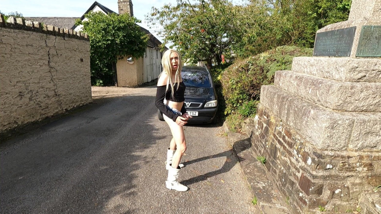 The Midnight Minx: Stroll through the village