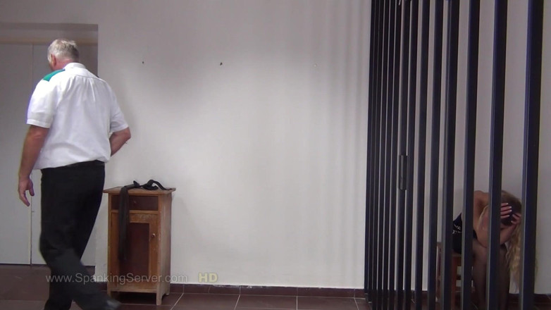 Spanking Server: Vicky Bare Kembali Whip47234