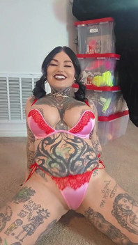 Pin-up Lingerie Mengusik Dengan Telanjang