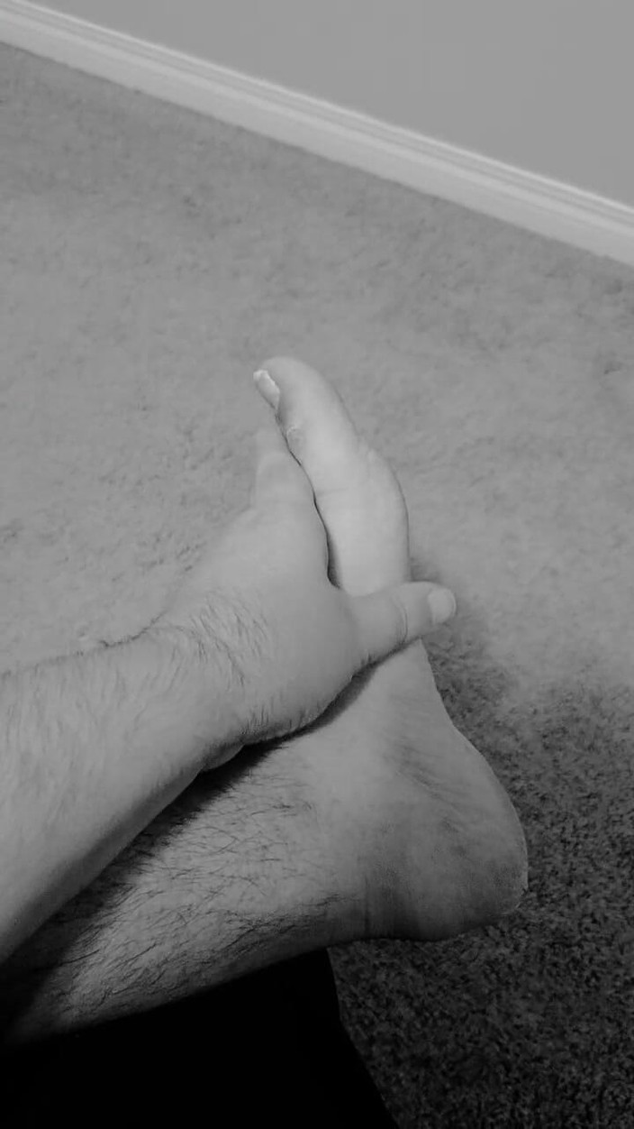 Erotic Man: 男性の喘ぎ声と汚い足撫で