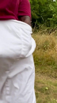 jangal men ghoomna, mere saphed naaylon shorts men kamando!