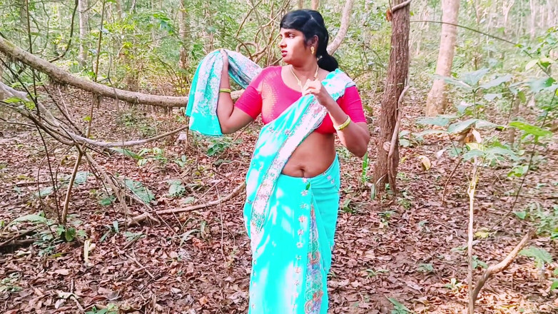 Telugu honey lips: Indian OutDoor Sex. Telugu Dirty Talks.