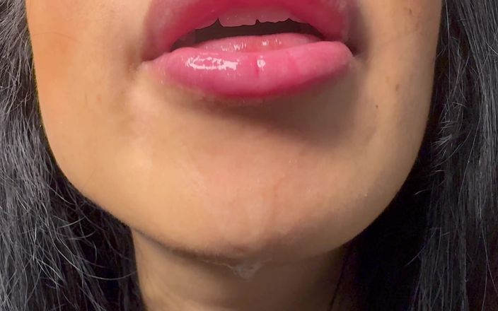 Asmr_mouth: Giganta te escuperá y te mostrará su úvula