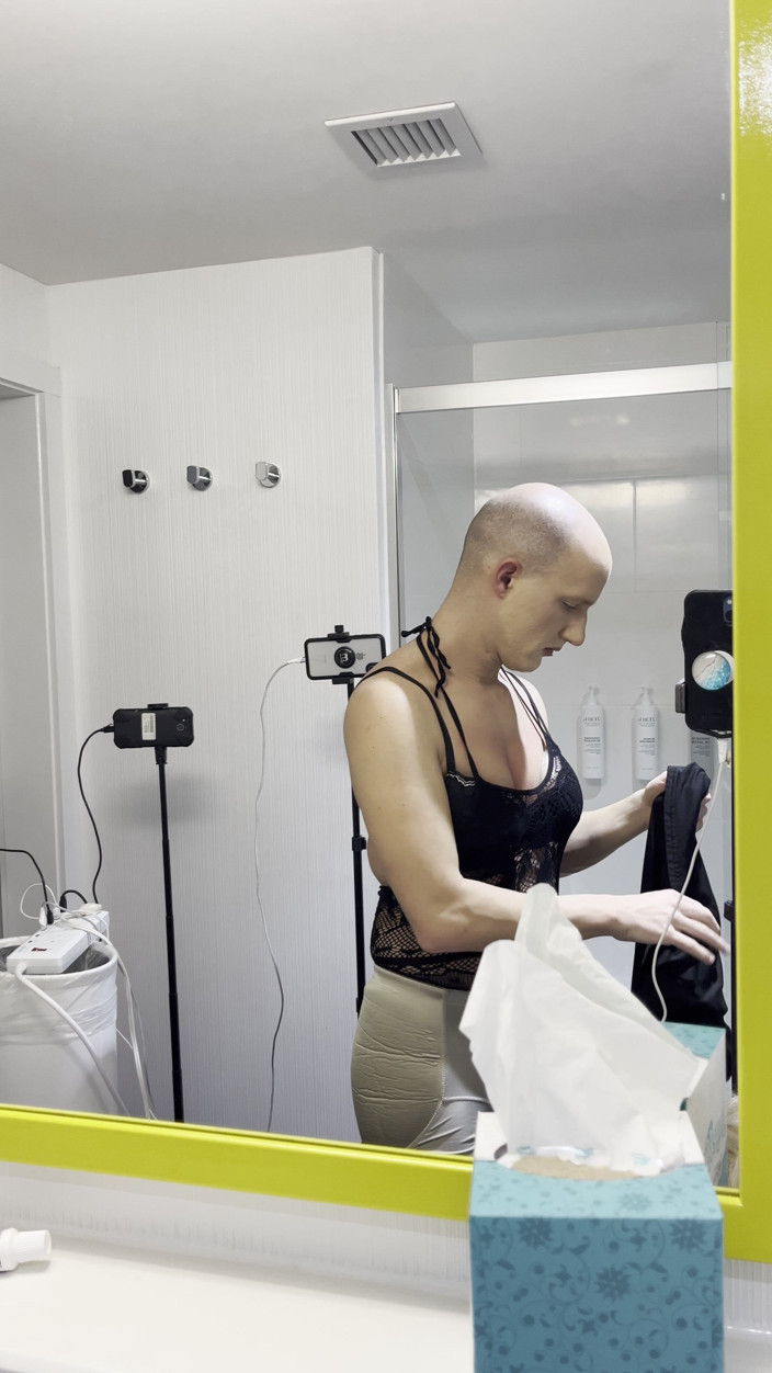 Sissy Bailey Wilde: Bărbat la blondă frumusețe feminină makeover Transformare