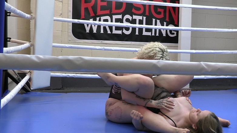 Red Sign Wrestling: Feministische bambi gegen cherry tart