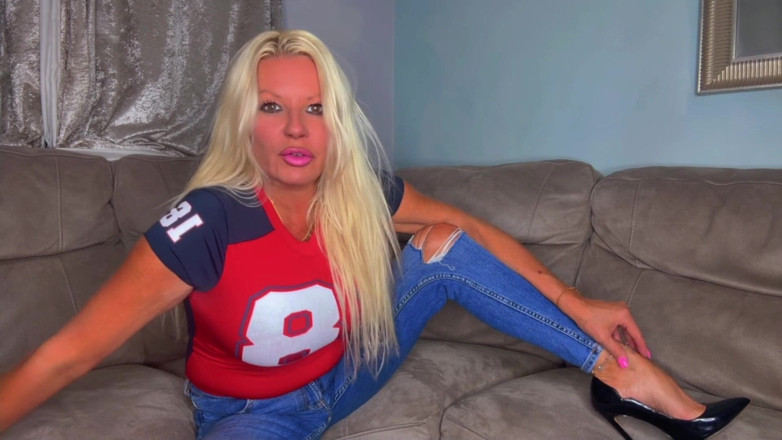 Michelle Thornex: MILF Seduces Sons Best Friend