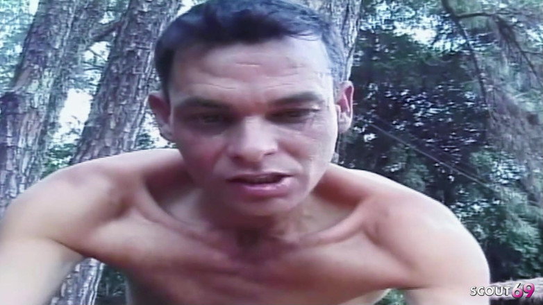 Shemale TS Collection: 痩せたレディーボーイが屋外でタイトなお尻の穴に太いチンポで犯される