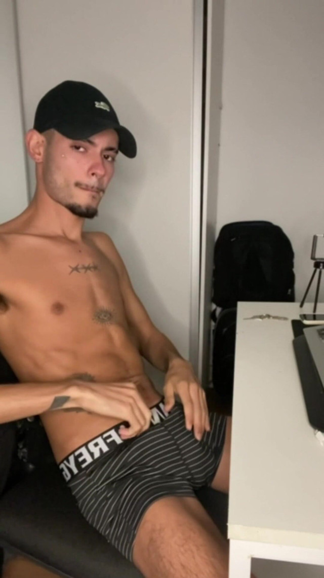 Brand New Masturbating Watching (Heitor Baumann) Brand New Masturbating Watching (Heitor Baumann)