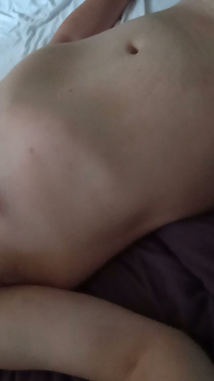 Hottieboy77: Cậu bé bị nấc cụt
