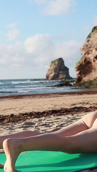 Yoga di Pantai Bogel