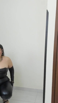 MILF 섹스 누드 Sumbimisive 장난감 컨트롤 라텍스