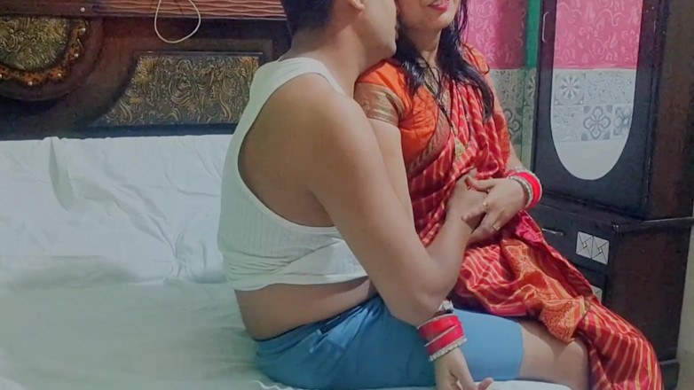 piryaprajapati: India recién casada disfruta del sexo en sari