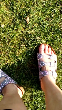 Çıplak Ayak, Terlikle