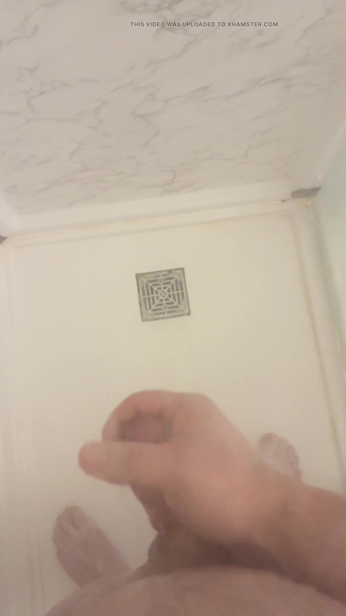 Respawn Daddy: Retired Army Veteran Playing with His Cock in the Shower